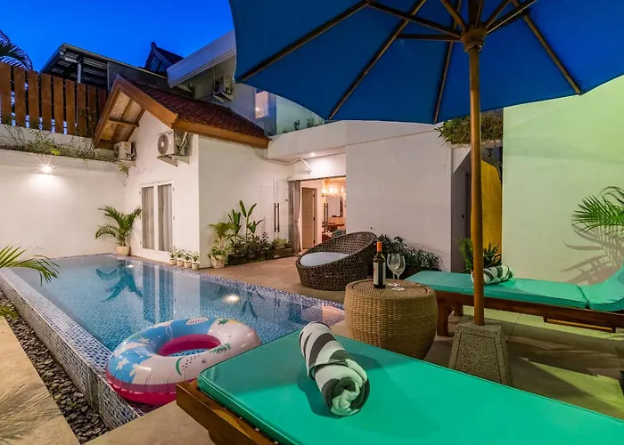 Azure 2 - Private Pool Near Centre *
