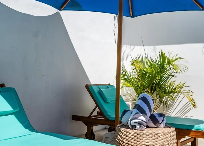 Villa Azure 2 - Private Pool Near Centre *
